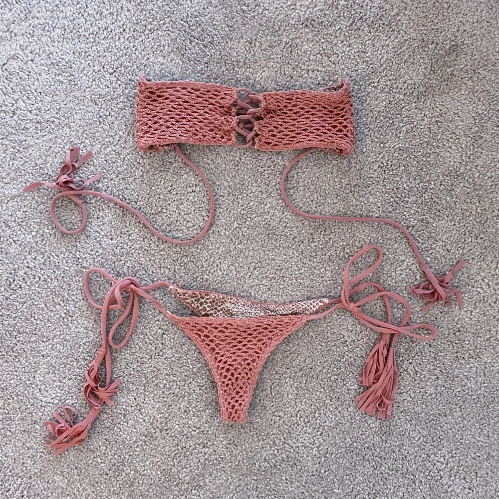 ACACIA Lipstick Crochet Set